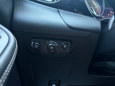 Used 2021 Buick Encore GX Select w/ Sport Touring Package FWD image 17