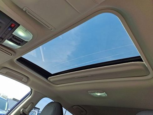 Used 2024 Subaru Crosstrek 2.0i Premium image 14