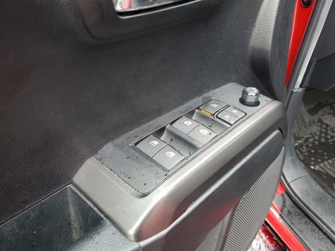 Used 2022 Toyota Tacoma TRD Sport image 16