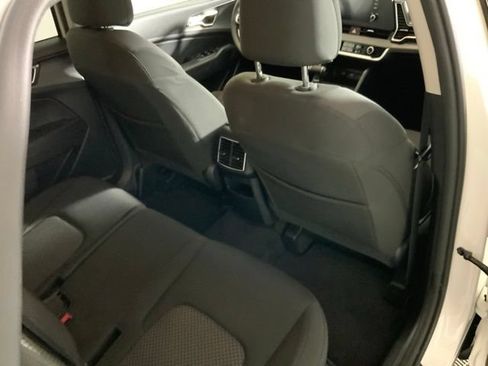 Used 2023 Kia Sportage LX AWD/4WD image 34