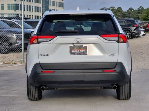 Certified 2025 Toyota RAV4 LE AWD/4WD image 5