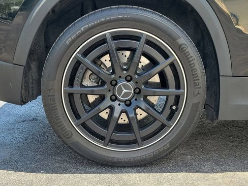 Used 2021 Mercedes-Benz GLA 35 AMG 4MATIC w/ Premium Package image 11