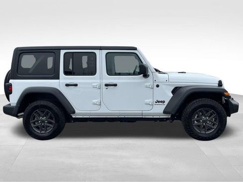 Used 2024 Jeep Wrangler Sport S image 8