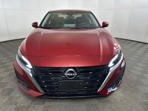 Used 2023 Nissan Altima 2.5 SV w/ SV Premium Package image 8