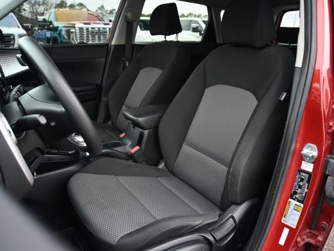 Used 2022 Kia Soul LX w/ Technology Package image 7