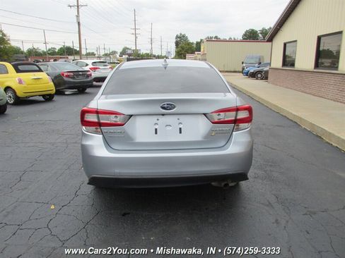 Used 2018 Subaru Impreza 2.0i Premium image 5
