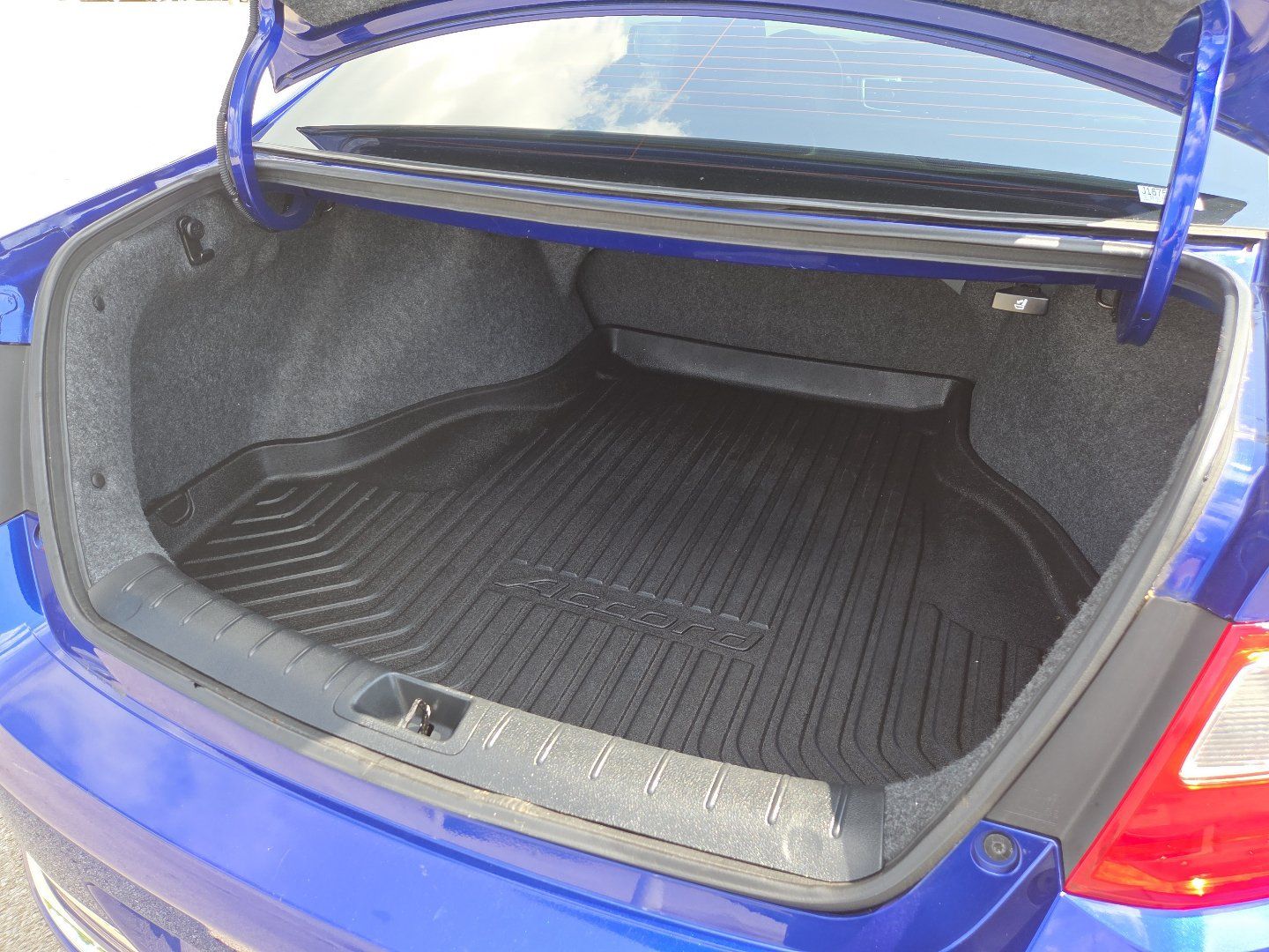 Used 2015 Honda Accord EX-L image 19
