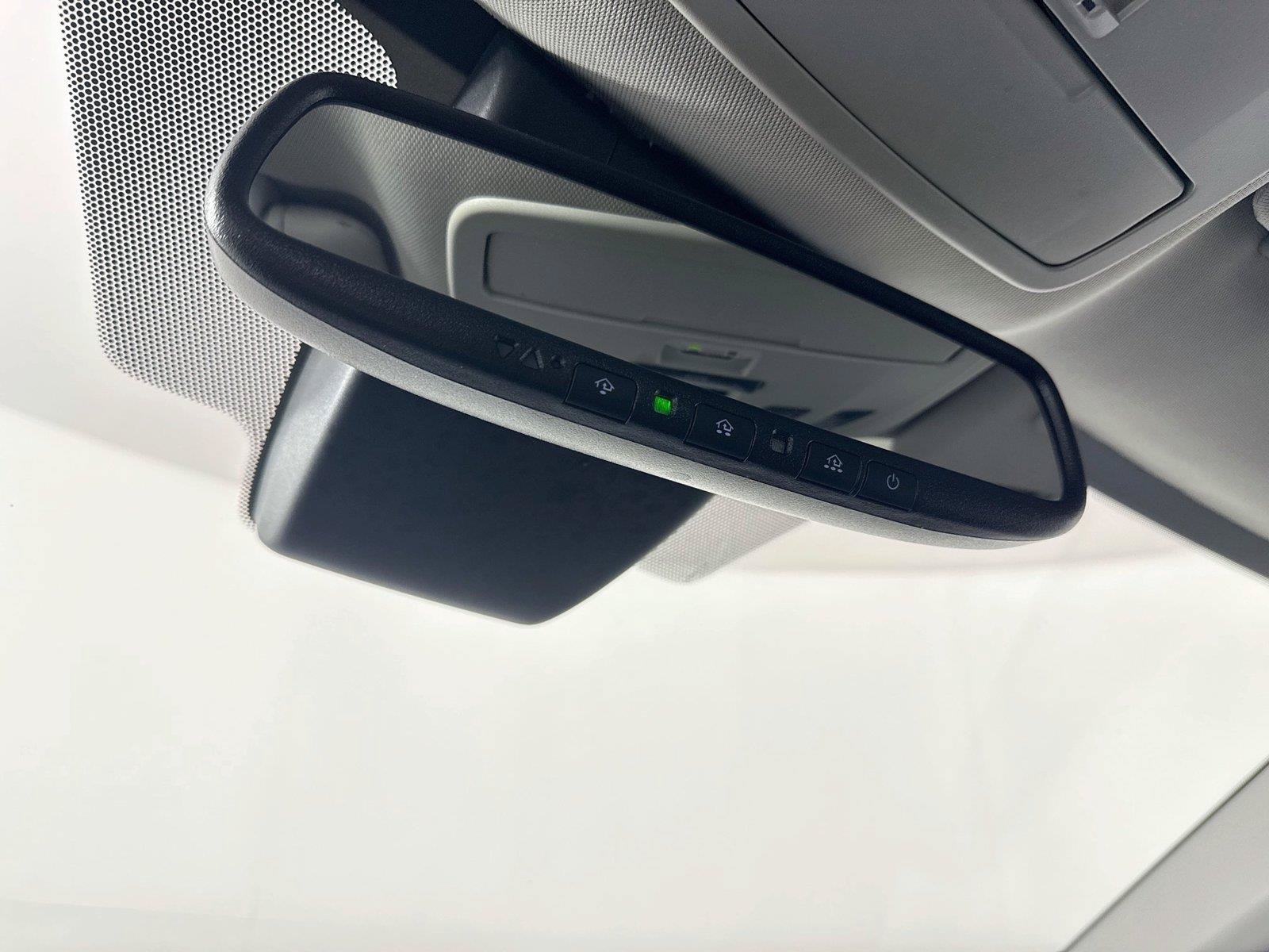Certified 2025 Toyota Sienna XLE FWD image 22