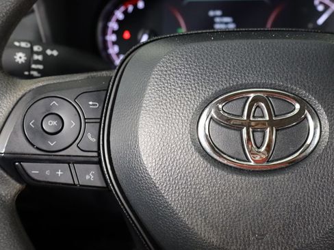 Used 2025 Toyota RAV4 XLE FWD image 8