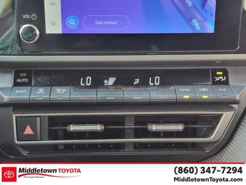 Used 2025 Toyota Camry SE FWD image 25