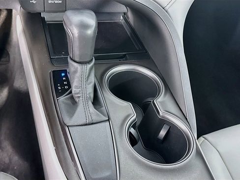 Used 2021 Toyota Camry SE FWD image 22
