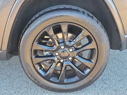 Used 2020 Jeep Grand Cherokee Altitude image 6