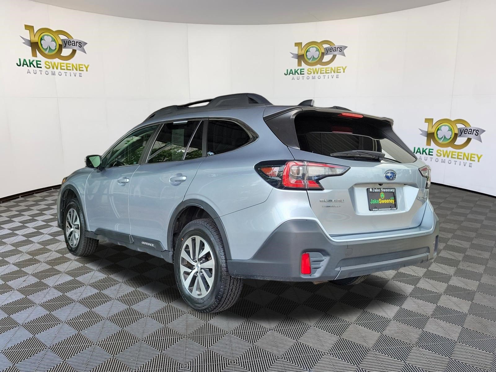 Used 2022 Subaru Outback Premium AWD/4WD image 4