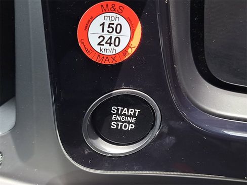 Used 2025 Porsche Cayenne image 36