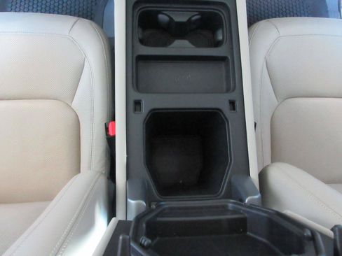Used 2024 Land Rover Defender 110 S AWD/4WD image 47