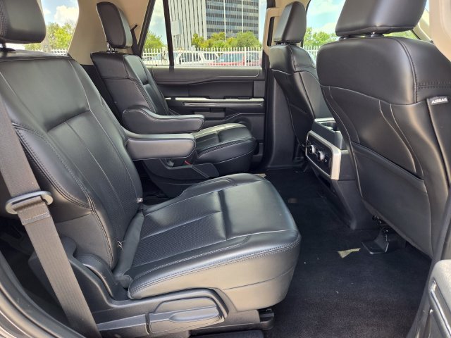 Used 2022 Ford Expedition XLT RWD image 16