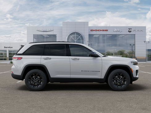 New 2025 Jeep Grand Cherokee Altitude image 52