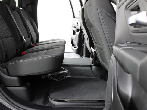 New 2026 RAM 1500 Express AWD/4WD image 18