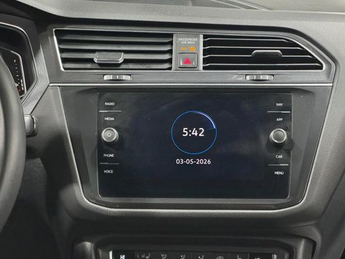 Used 2021 Volkswagen Tiguan SE image 14