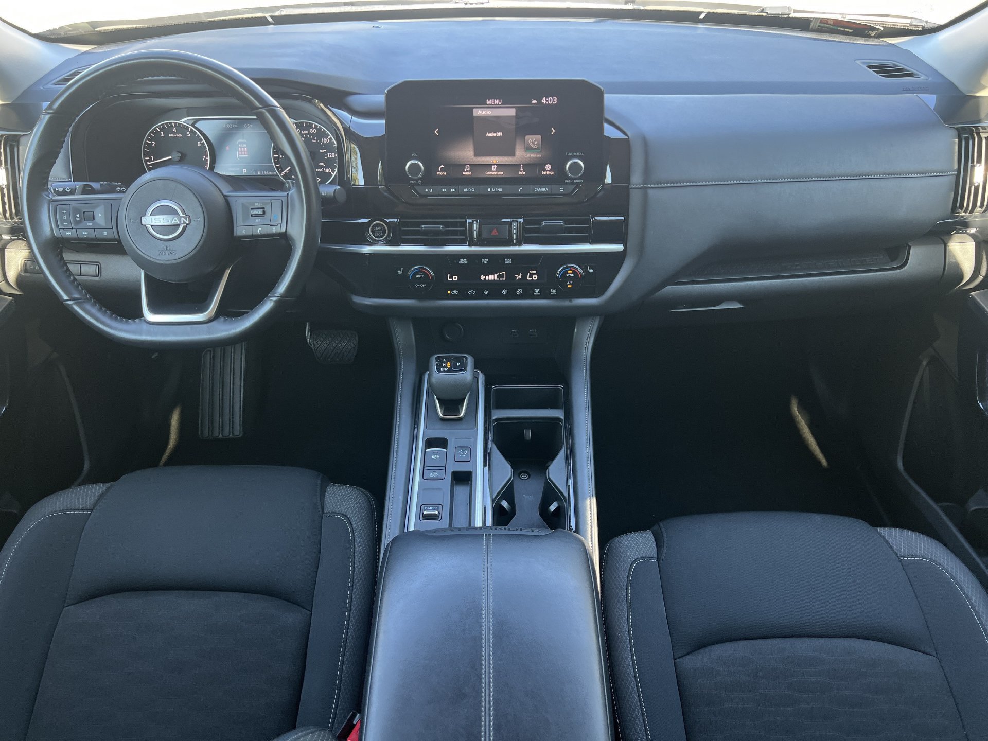 Used 2024 Nissan Pathfinder SV FWD image 2