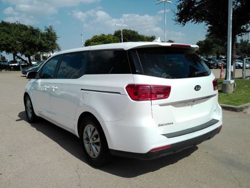 Used 2021 Kia Sedona LX FWD image 9