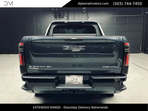 Used 2025 GMC Sierra EV Denali AWD/4WD image 6