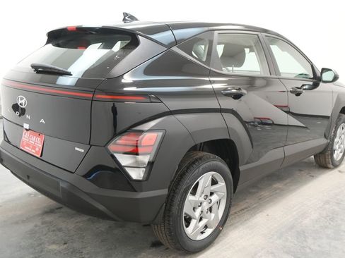 New 2026 Hyundai Kona SE image 8