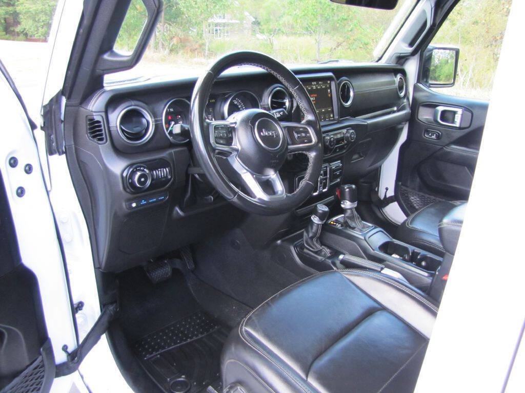 Used 2022 Jeep Wrangler Unlimited Sahara AWD/4WD image 13
