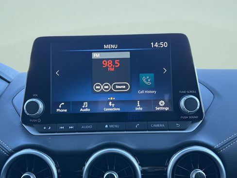 Used 2025 Nissan Sentra SV image 28