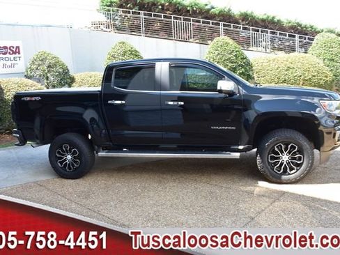 Used 2022 Chevrolet Colorado LT w/ Chrome Appearance Package AWD/4WD image 14