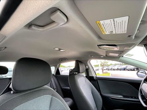 Used 2025 Kia K4 LXS image 12