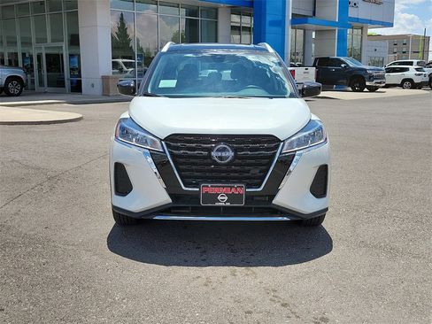 New 2024 Nissan Kicks SV image 3
