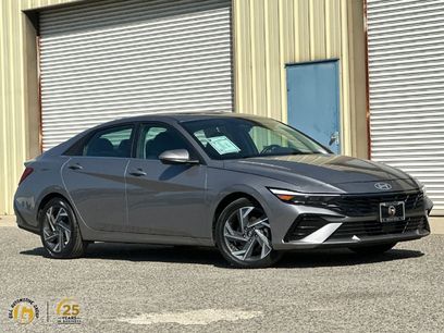 Used 2025 Hyundai Elantra Limited