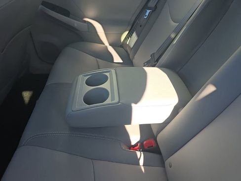 Used 2013 Toyota Prius Four image 19