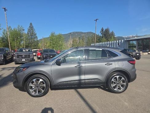 Certified 2024 Ford Escape Platinum AWD/4WD image 5