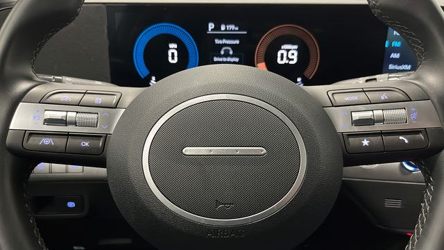 Used 2025 Hyundai Kona SEL AWD/4WD image 15