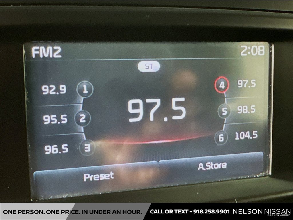 Used 2016 Kia Soul + FWD image 14