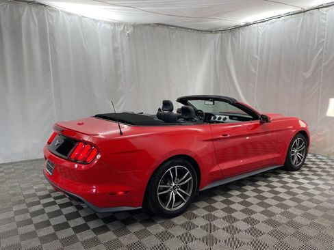 Used 2017 Ford Mustang Premium image 3