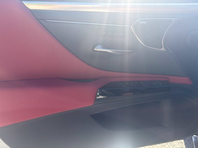 Used 2025 Lexus ES 350 F Sport FWD image 9