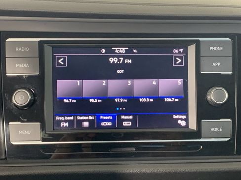 Used 2023 Volkswagen Jetta SE w/ Panoramic Sunroof Package FWD image 26