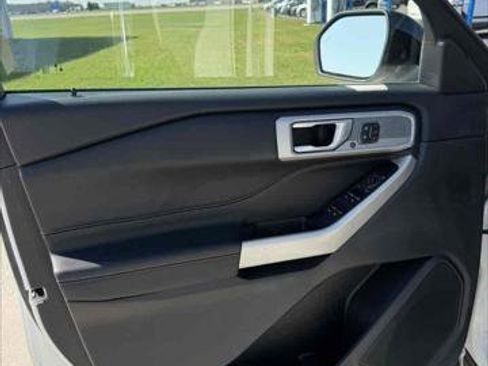 Certified 2022 Ford Explorer Limited w/ Equipment Group 301A image 11