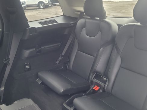 Used 2020 Volvo XC90 T5 Momentum w/ Protection Package Premier image 39
