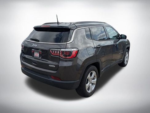 Used 2019 Jeep Compass Latitude w/ Popular Equipment Group FWD image 3