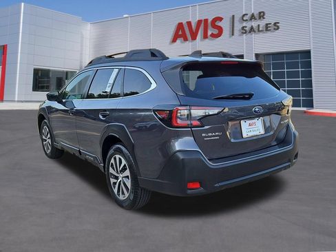 Used 2025 Subaru Outback Premium AWD/4WD image 9
