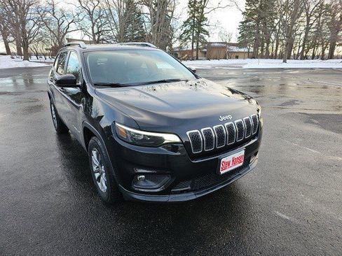 Used 2019 Jeep Cherokee Latitude Plus w/ Cold Weather Group image 8