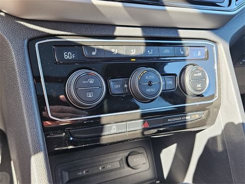 Used 2023 Volkswagen Atlas Cross Sport SE w/ Panoramic Sunroof Package image 24