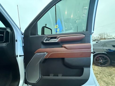 Used 2024 GMC Sierra 3500 Denali Ultimate image 25