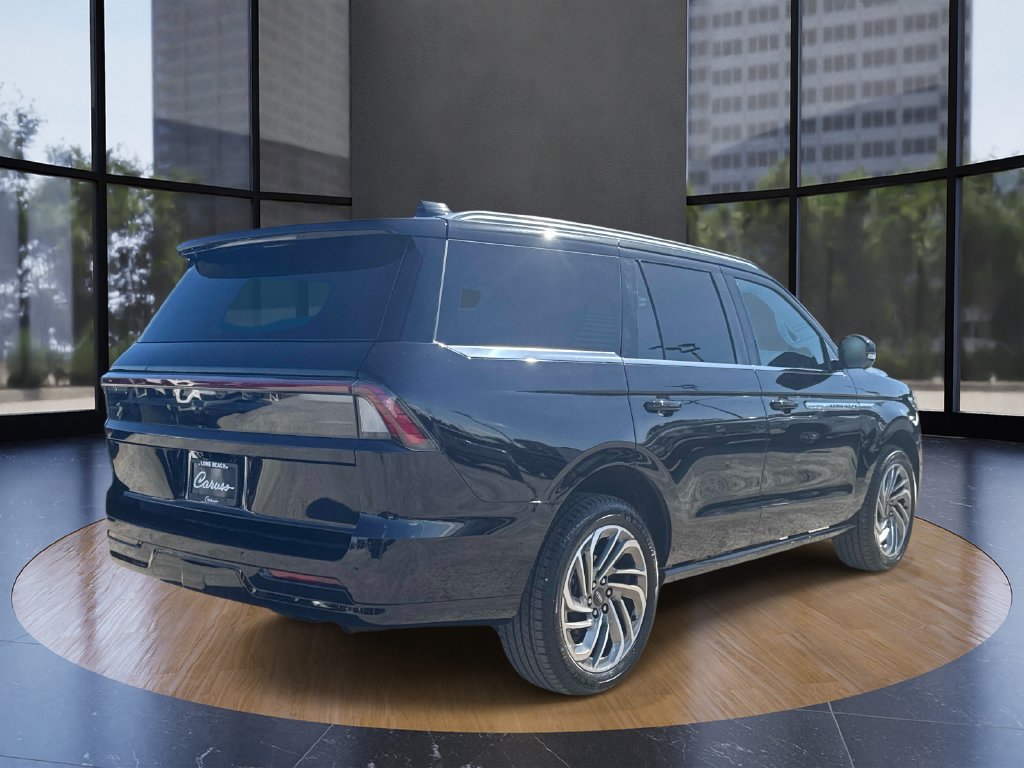 Used 2026 Lincoln Navigator Reserve AWD/4WD image 3