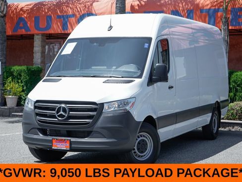 Used 2024 Mercedes-Benz Sprinter 2500 w/ Acoustic Package image 4