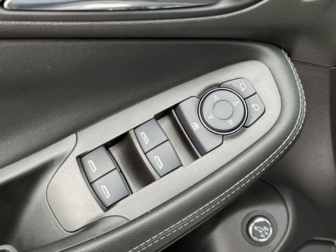 Used 2022 Buick Encore GX Essence w/ Advanced Technology Package FWD image 23